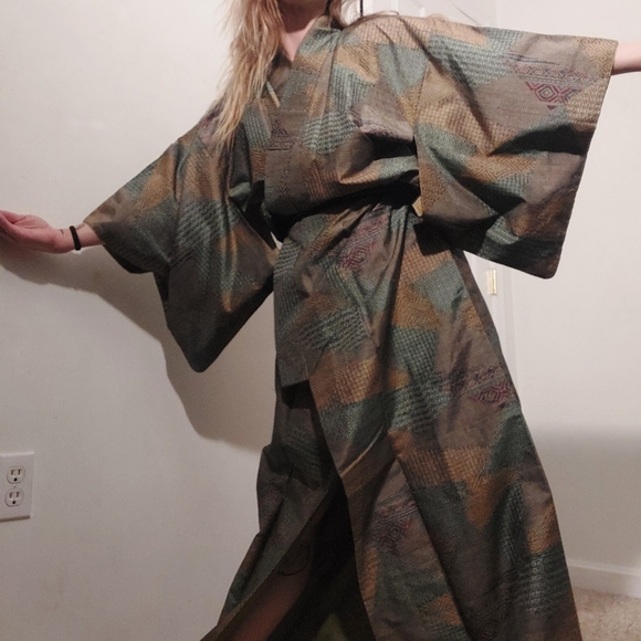 Vintage 50's 60's Japanese Kimono w/ abstract geometric mermaid design - Picture 6 of 16